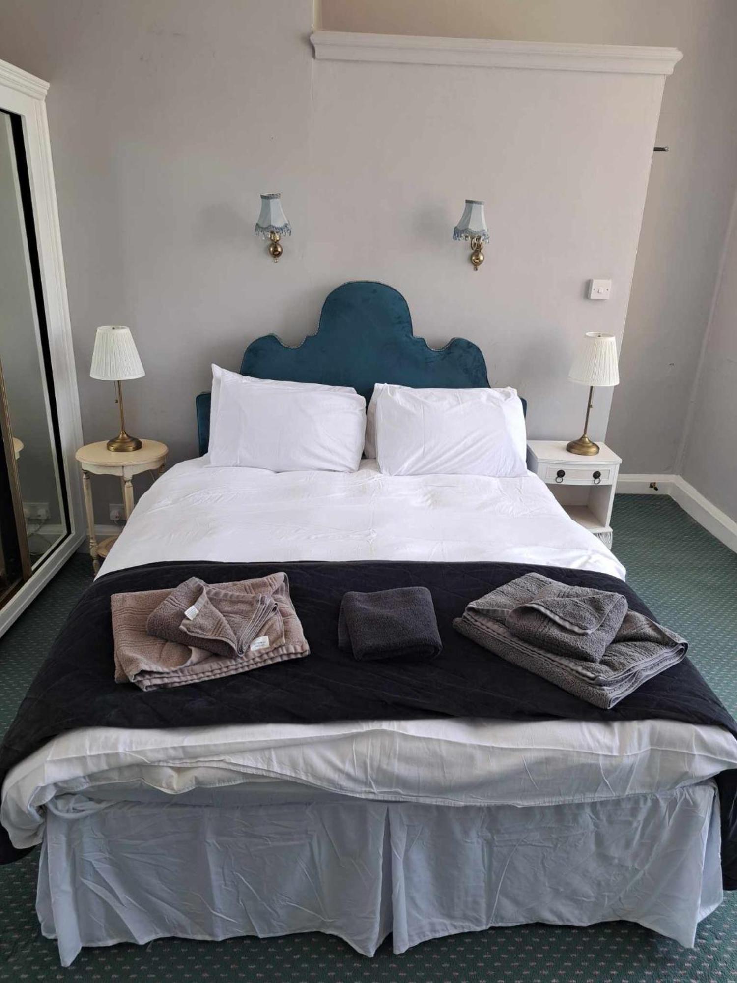 The Ilchester Arms Hotel アボッツバリー エクステリア 写真
